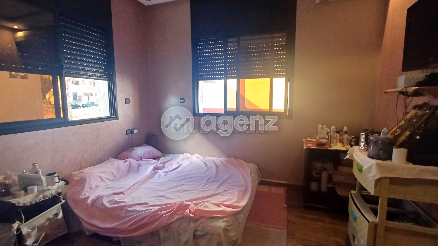Vendita appartamento a Hay El Menzah. 3 camere. Cucina completamente equipaggiata