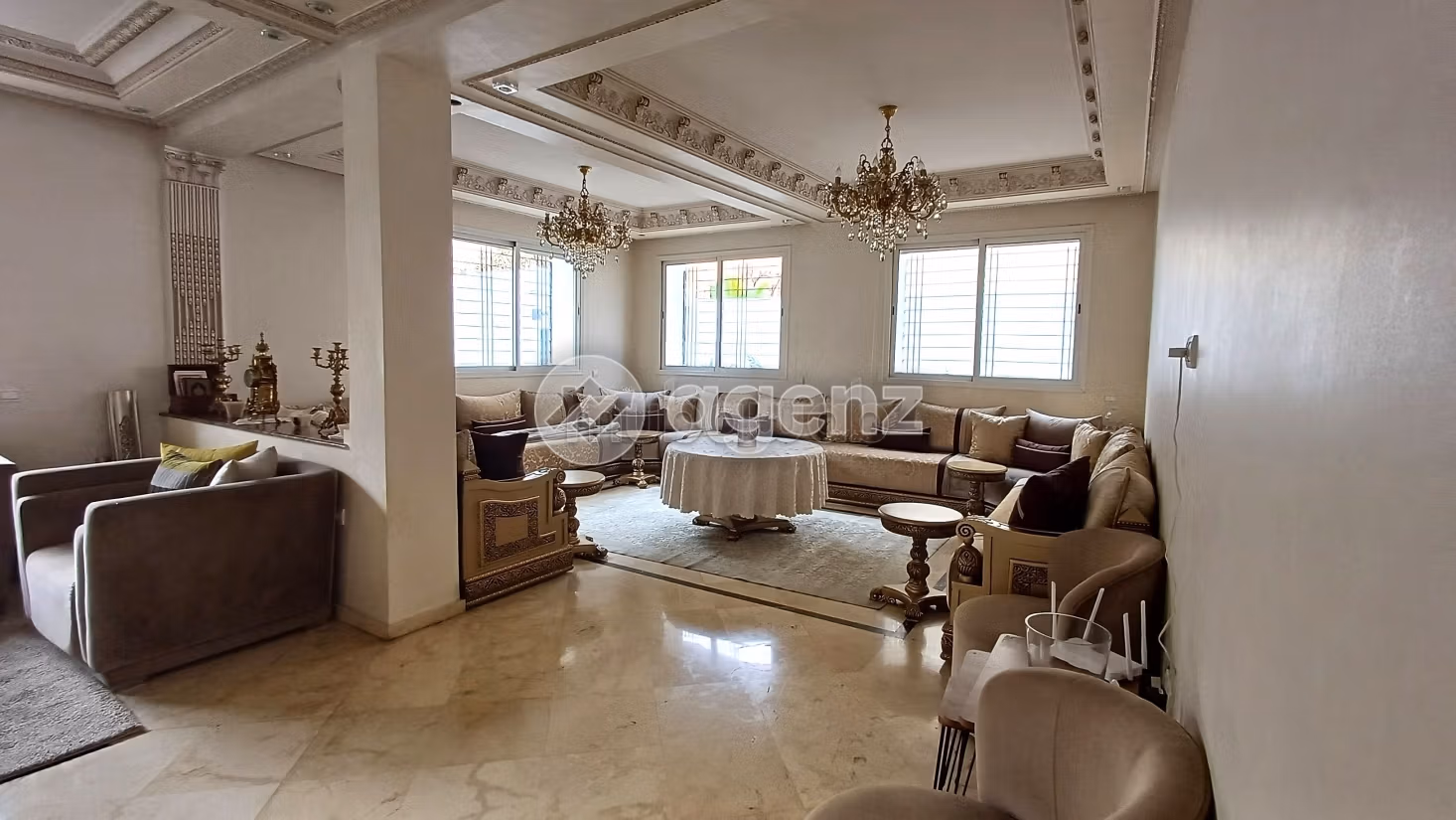 Villa à vendre 389 m², 4 chambres Lekrimat Casablanca
