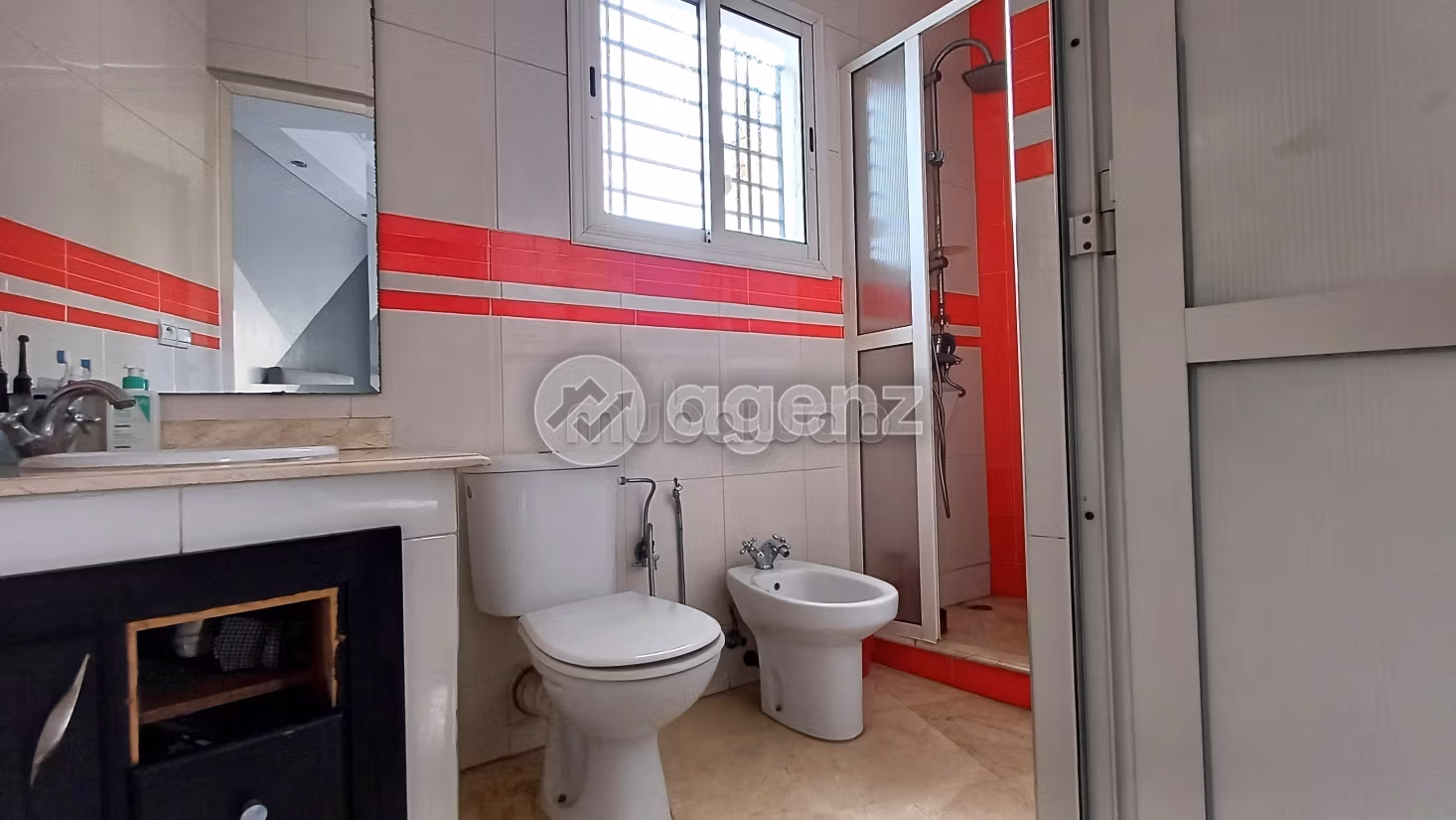 Villa à vendre 389 m², 4 chambres Lekrimat Casablanca
