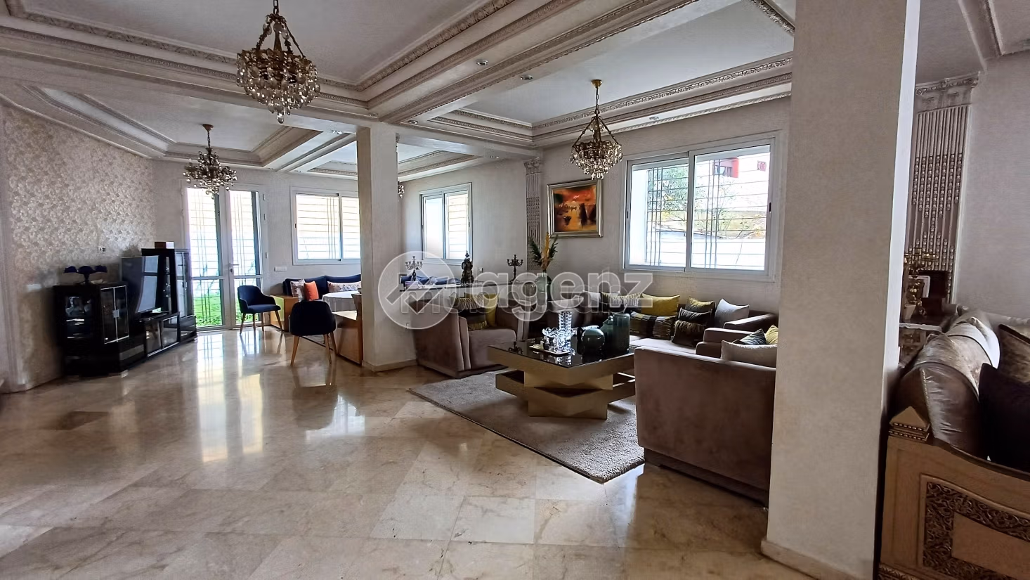 Villa à vendre 389 m², 4 chambres Lekrimat Casablanca