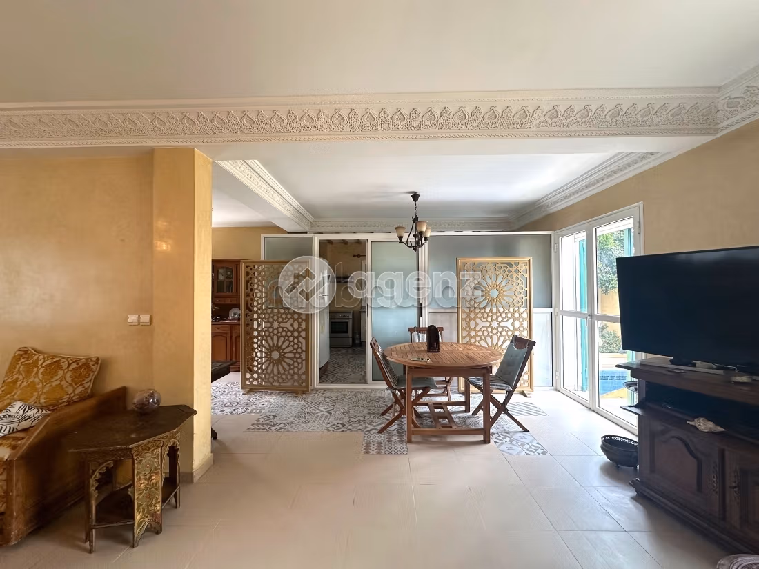 منزل ممتاز للبيع بابن سليمان. 2 غرف جميلة. مكان وقوف السيارات وشرفة