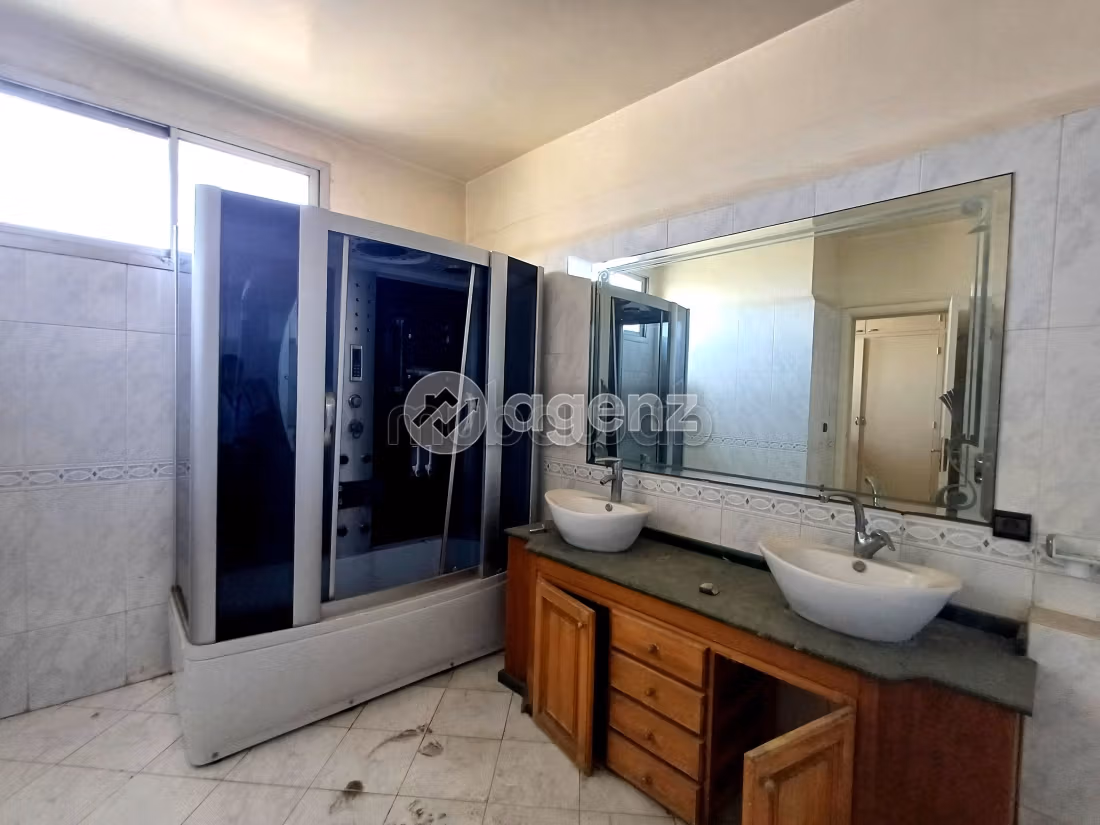 Appartement 400 m² à Belvédère — 14