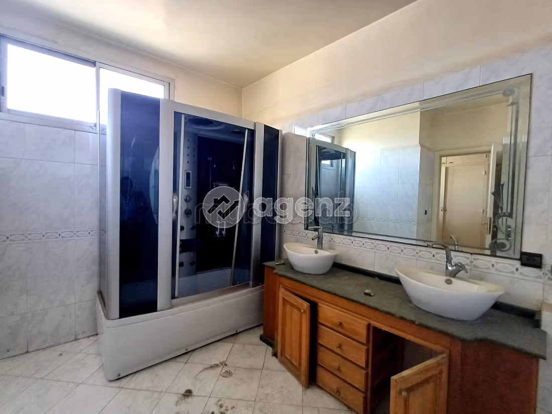 Appartement 400 m² à Belvédère — 15
