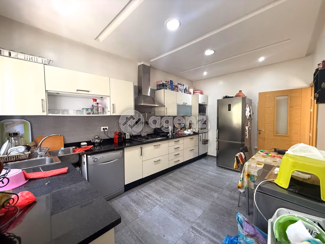 Magnificent villa for rent. 3 rooms. New furniture