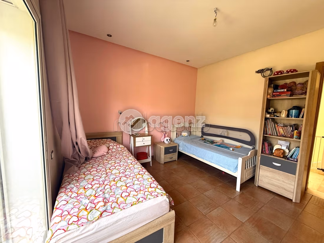 Magnificent villa for rent. 3 rooms. New furniture