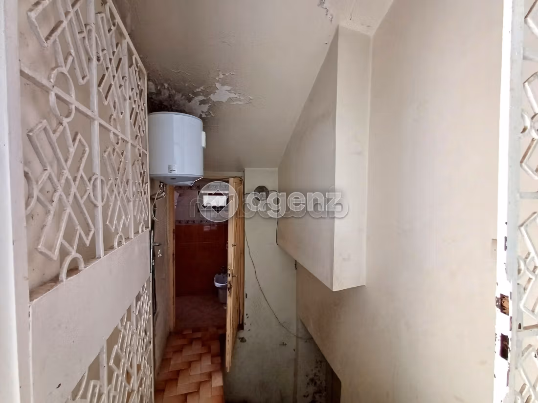 Luxury Villa for sale. 10 rooms. Garage and terrace