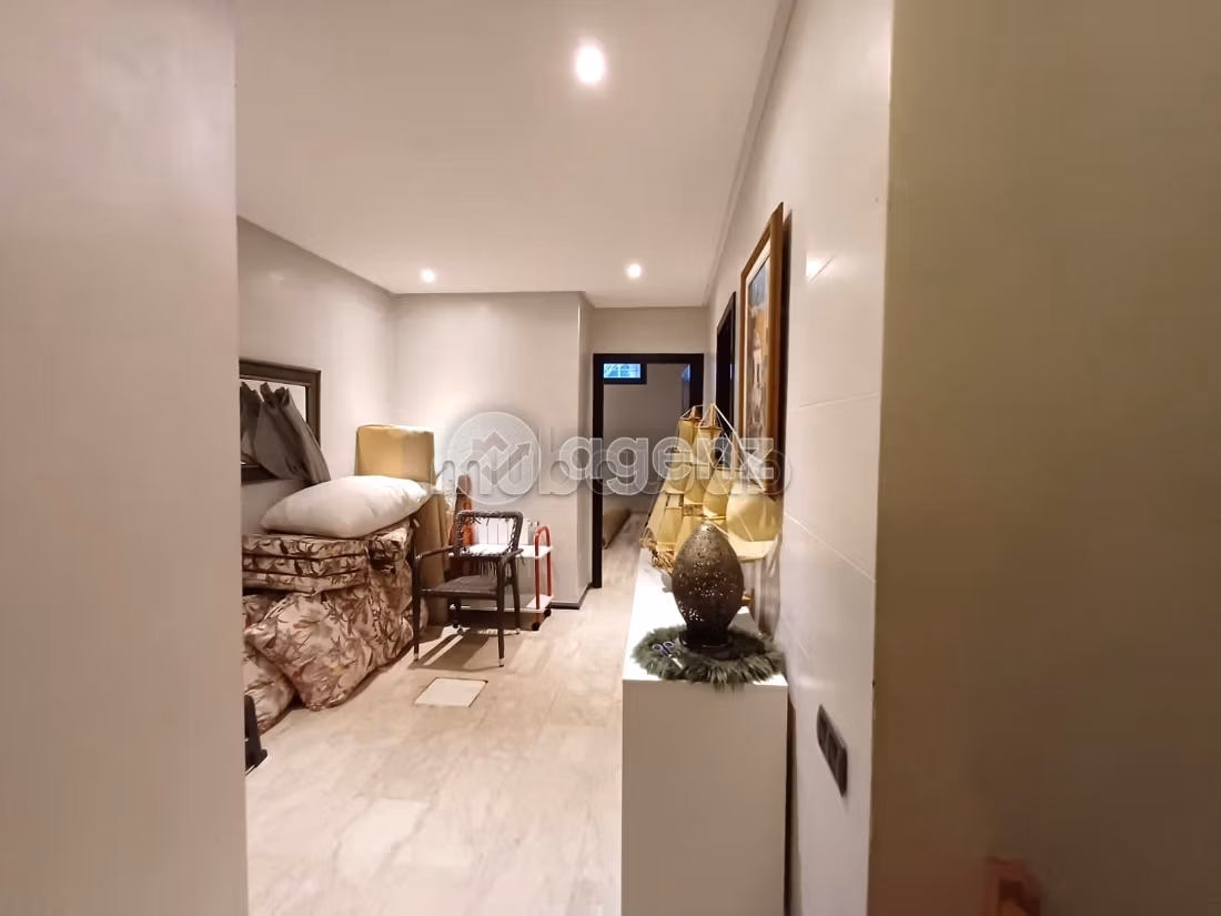 High quality villa for sale. Area 480 m². Green areas, Parking spaces for cars