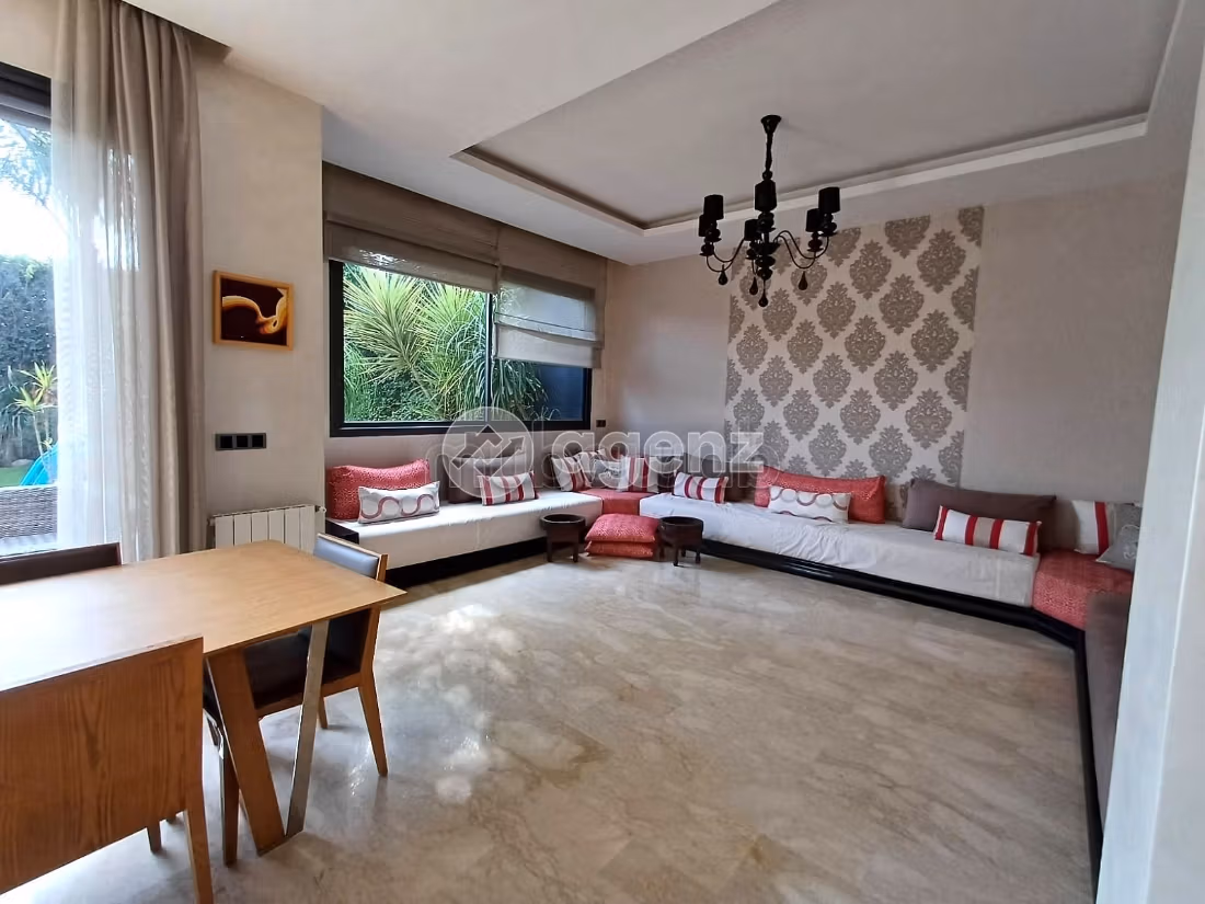 High quality villa for sale. Area 480 m². Green areas, Parking spaces for cars