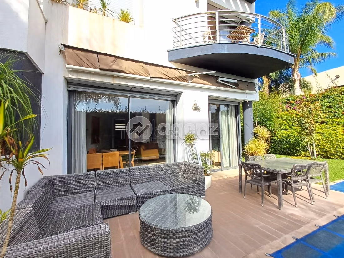 High quality villa for sale. Area 480 m². Green areas, Parking spaces for cars