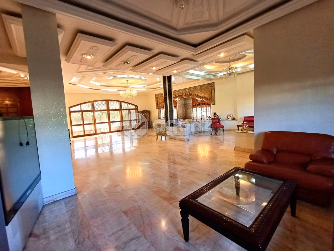 Villa à vendre 1 490 m², 5 chambres Californie Casablanca
