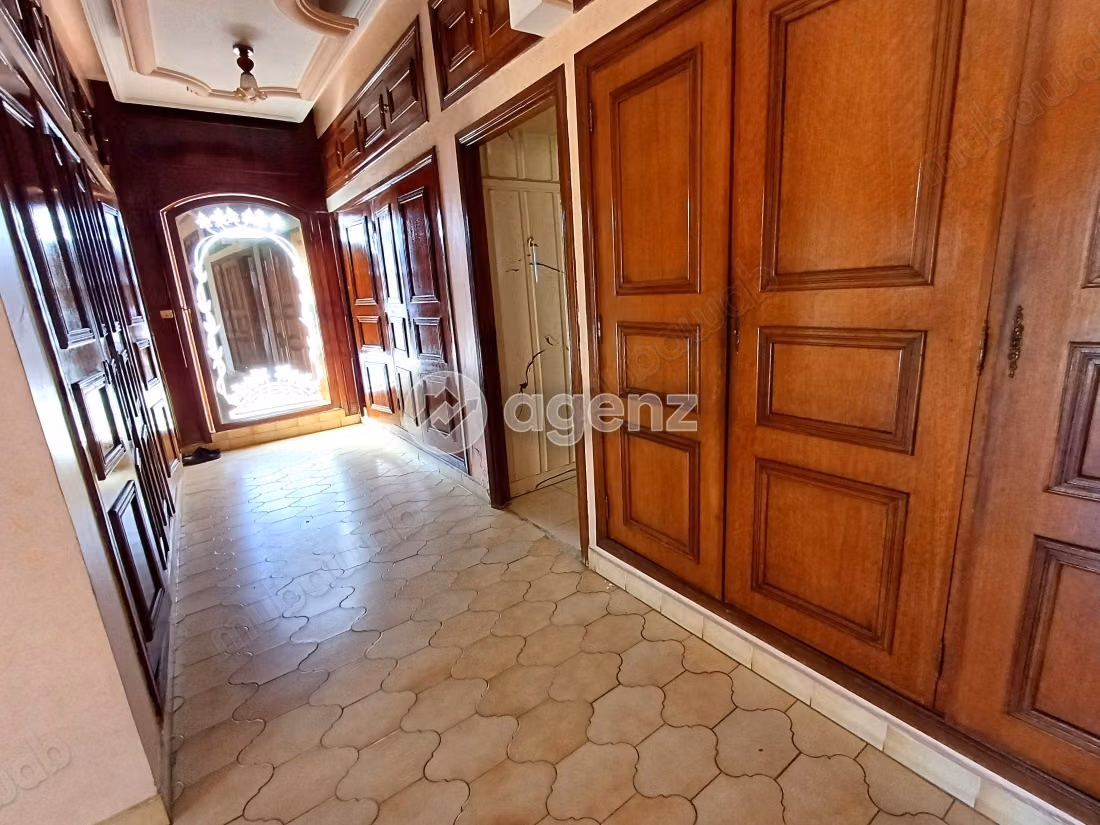 Villa's en luxe woningen te koop in Californie. 5 Kamers. Gemeubileerd