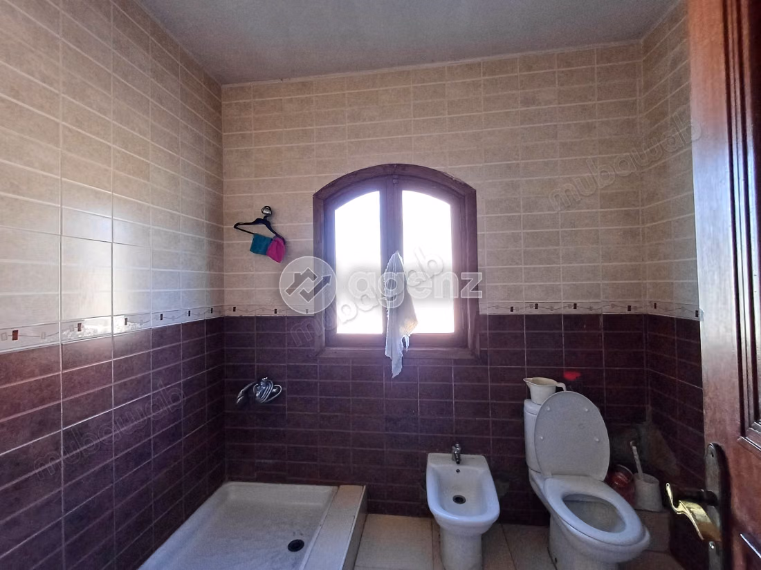 Villa's en luxe woningen te koop in Californie. 5 Kamers. Gemeubileerd
