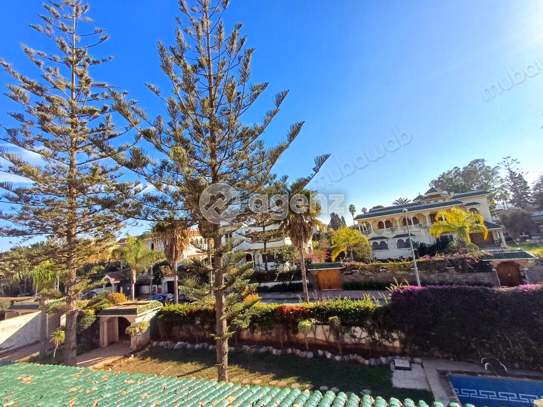 Villa's en luxe woningen te koop in Californie. 5 Kamers. Gemeubileerd