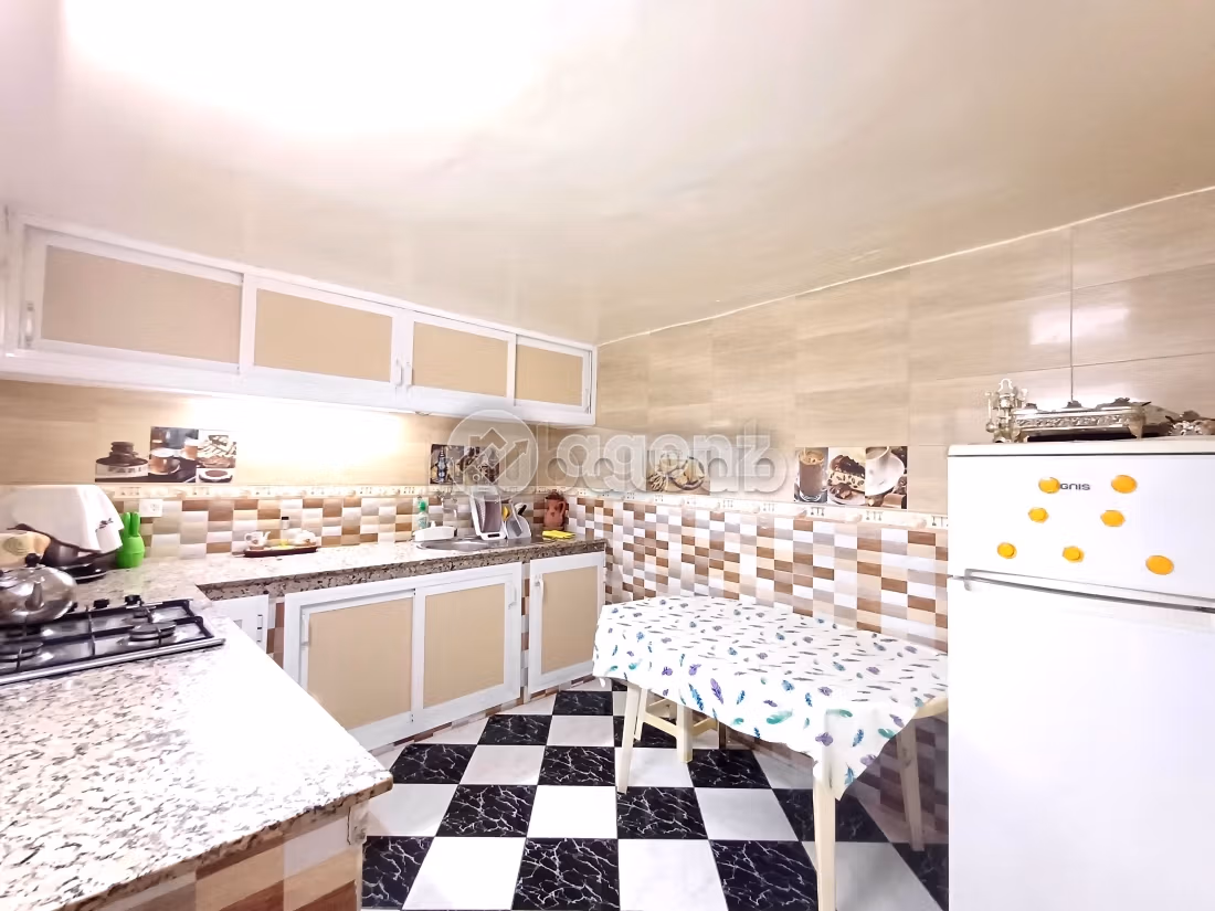 Piso en venta en Beausite. Superficie 132 m². Con muebles