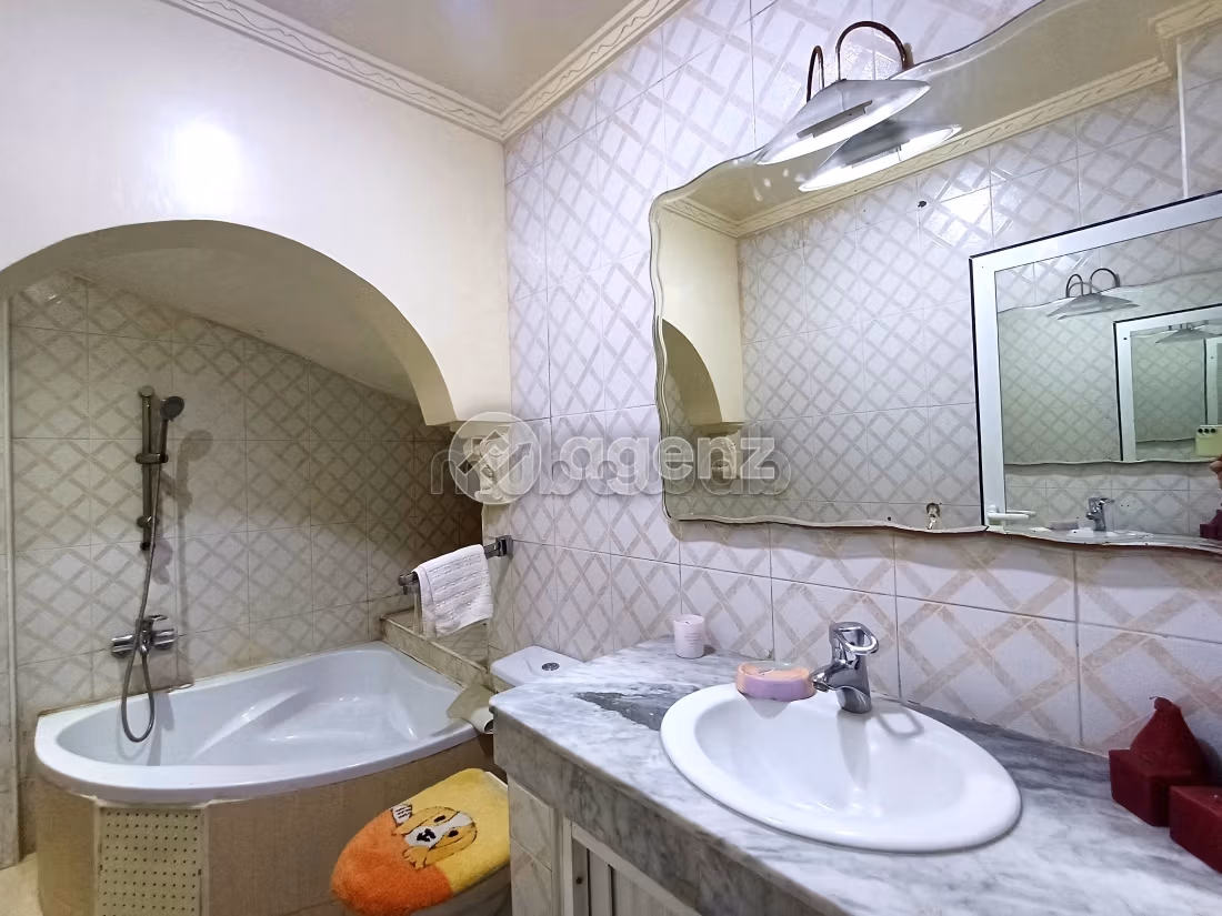 Piso en venta en Beausite. Superficie 132 m². Con muebles