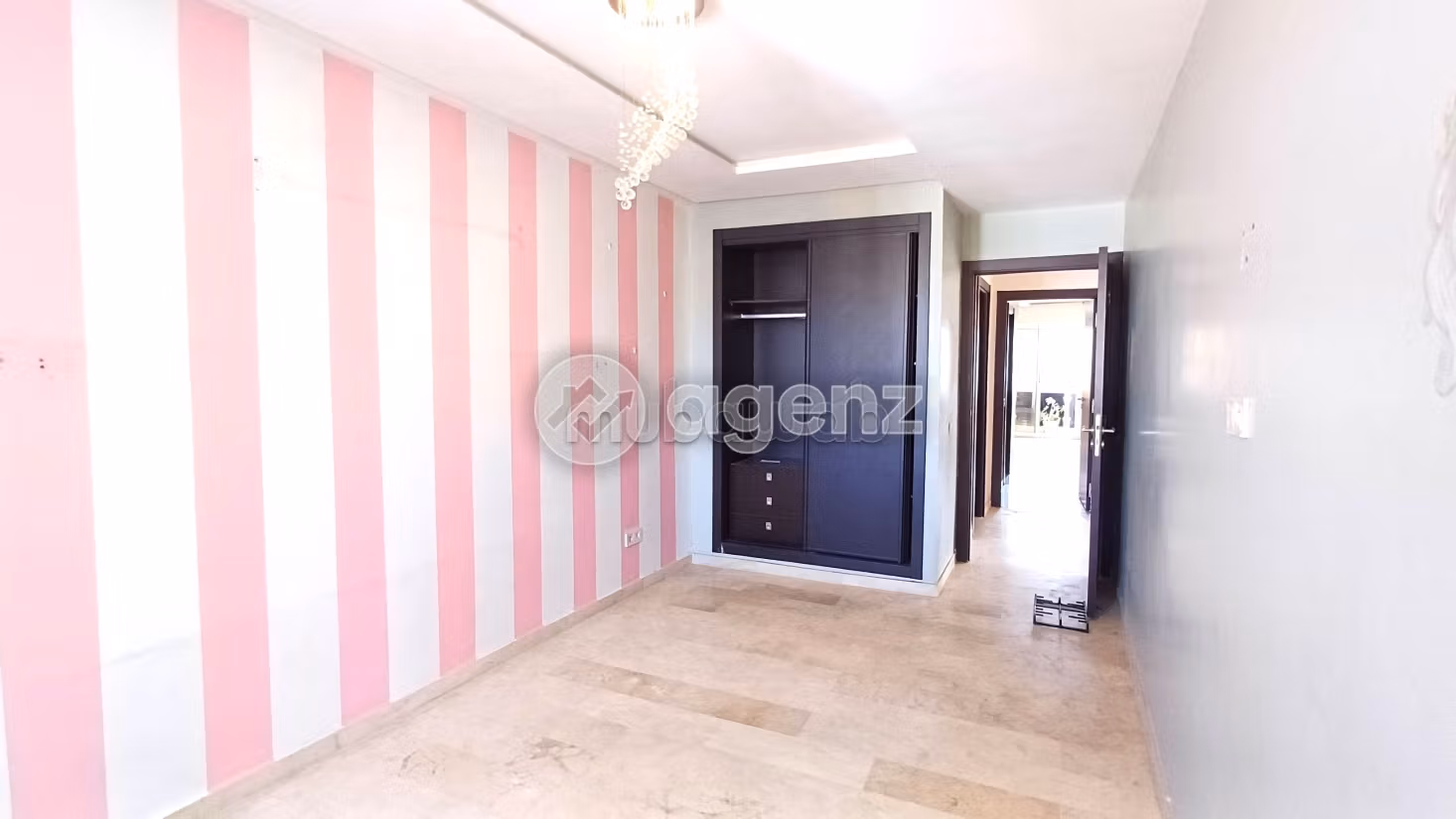 Appartamento da acquistare a Aïn Sebaâ. 3 camere da letto. Ascensore e garage
