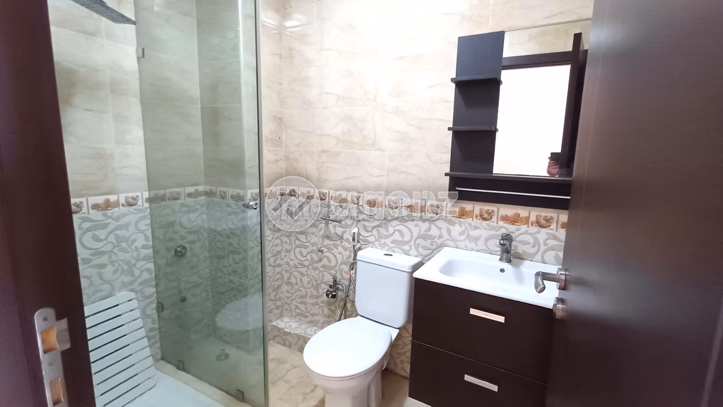Appartamento da acquistare a Aïn Sebaâ. 3 camere da letto. Ascensore e garage