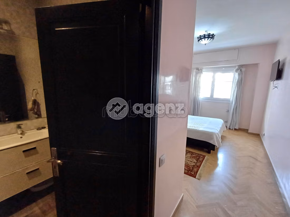 Piso en venta en Palmier. 5 bonitas habitaciones. Sin ascensor, gran terraza