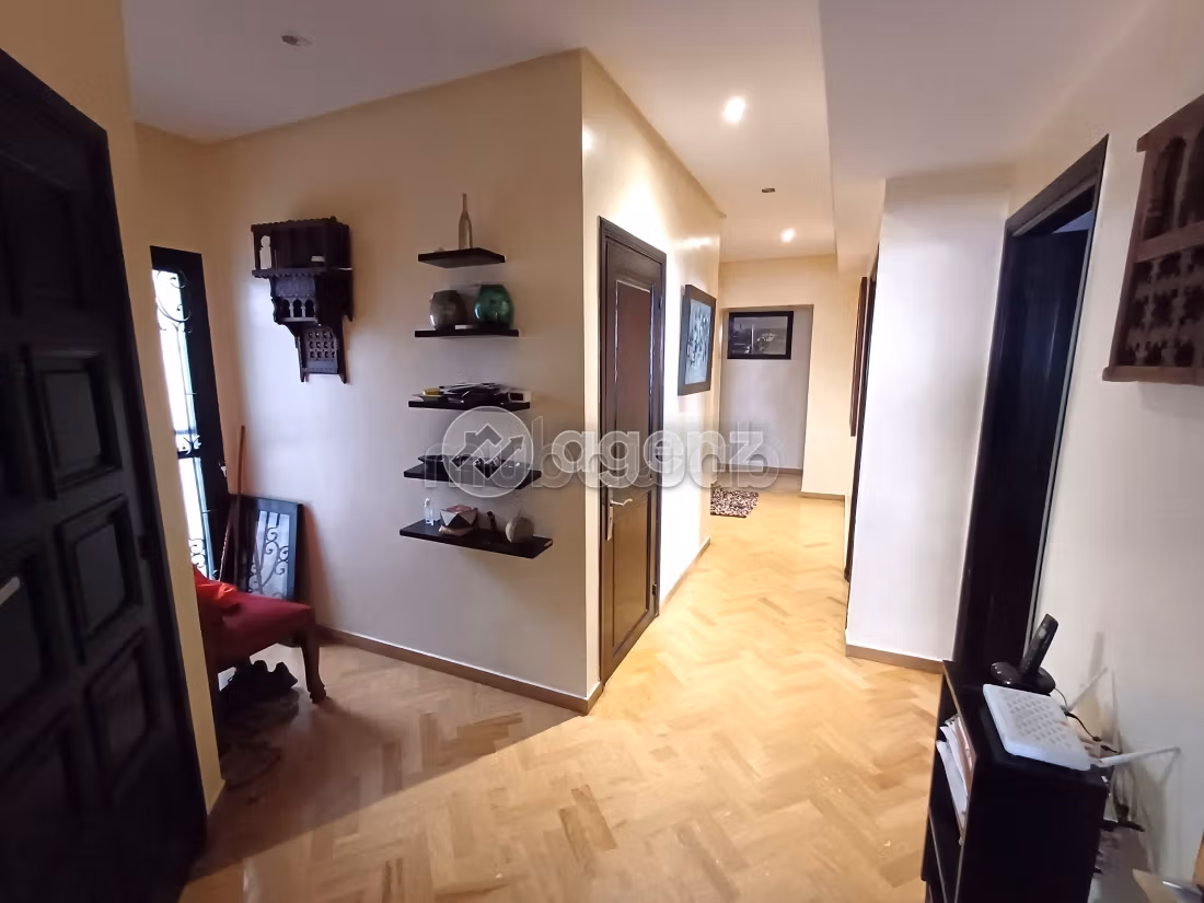 Piso en venta en Palmier. 5 bonitas habitaciones. Sin ascensor, gran terraza