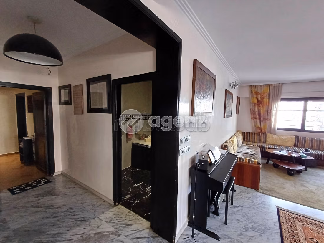Piso en venta en Palmier. 5 bonitas habitaciones. Sin ascensor, gran terraza
