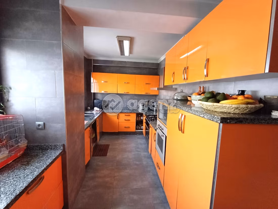 Piso en venta en Palmier. 5 bonitas habitaciones. Sin ascensor, gran terraza