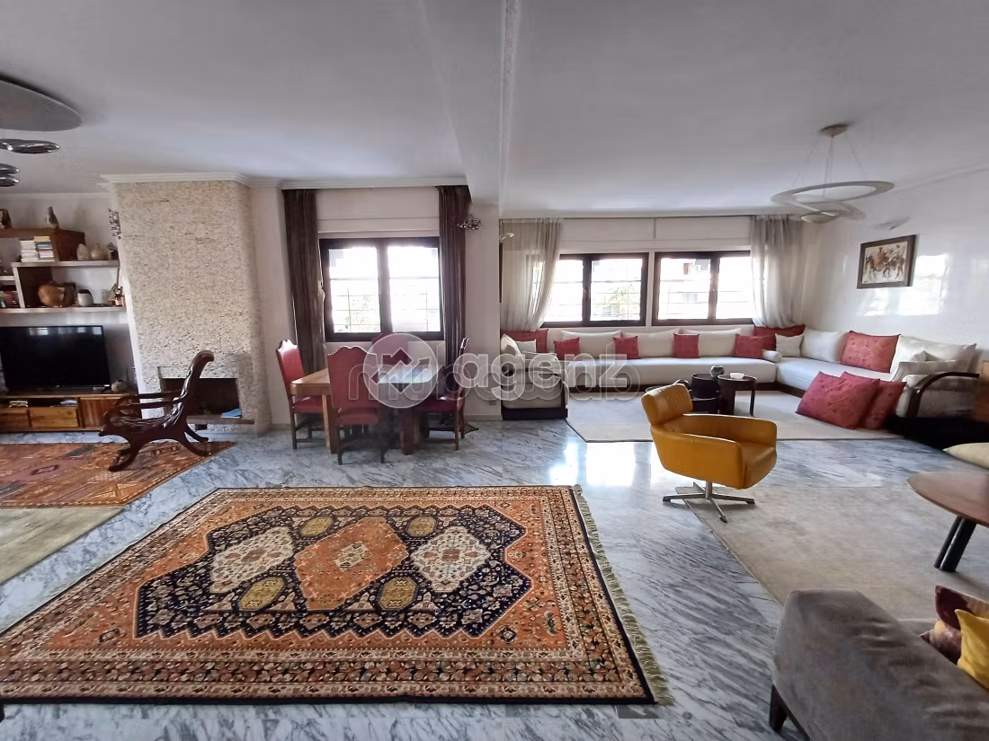 Piso en venta en Palmier. 5 bonitas habitaciones. Sin ascensor, gran terraza