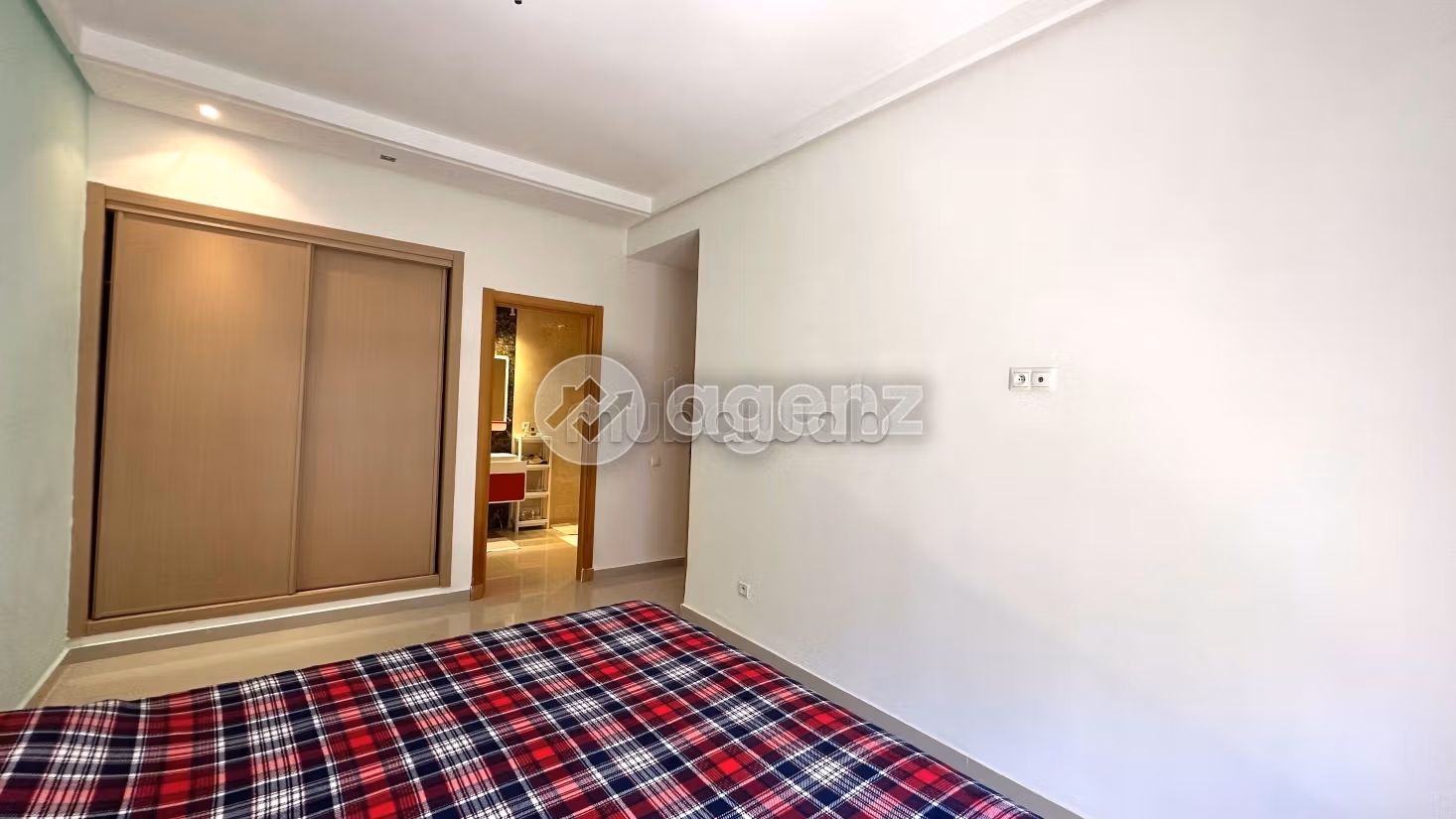 Beautiful apartment for sale. Surface area 100 m². With Lift, Carpark