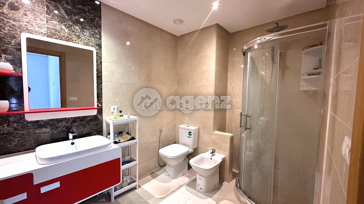 Beautiful apartment for sale. Surface area 100 m². With Lift, Carpark