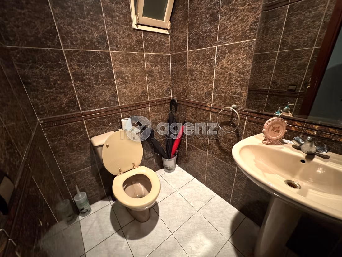 Sell apartment in Racine. 3 lovely rooms. Parking spaces and terrace