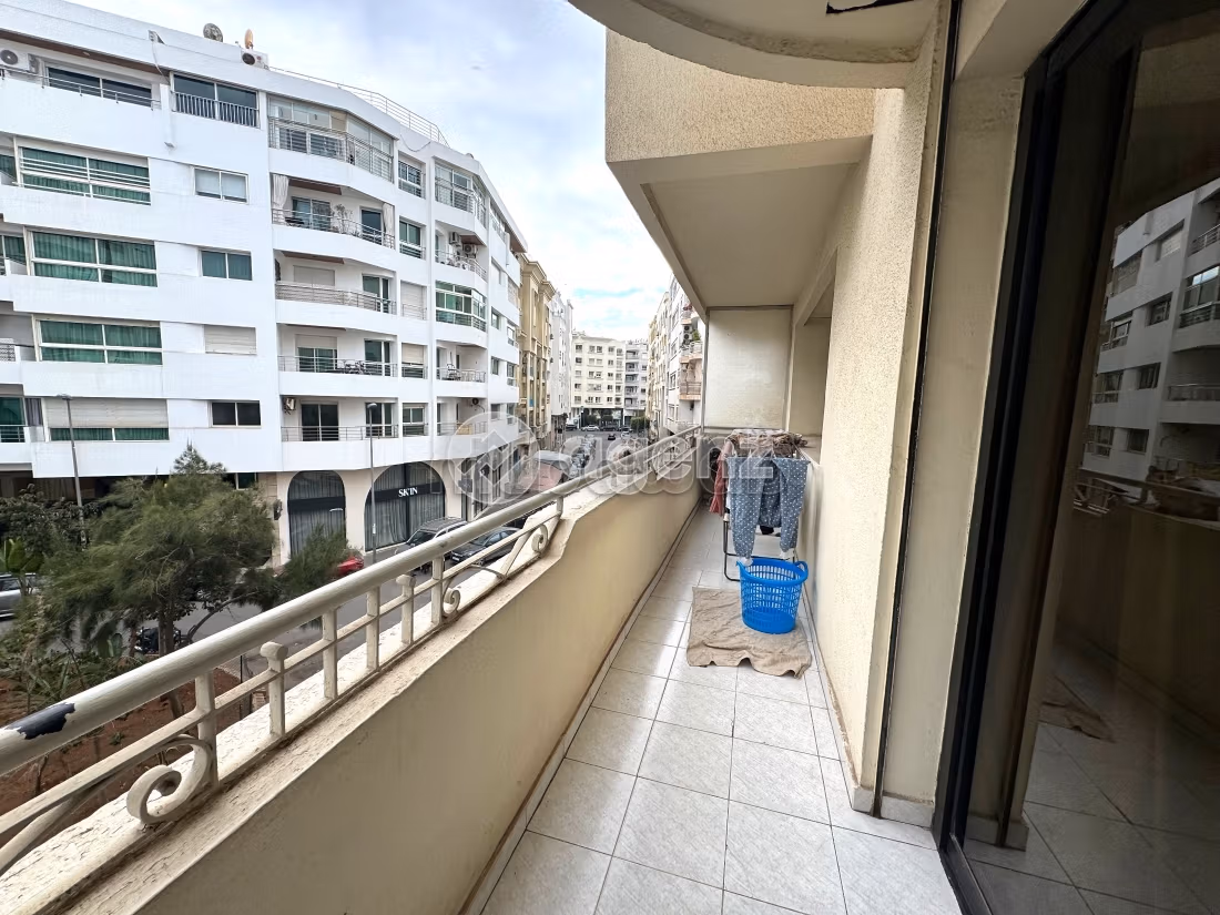 Sell apartment in Racine. 3 lovely rooms. Parking spaces and terrace