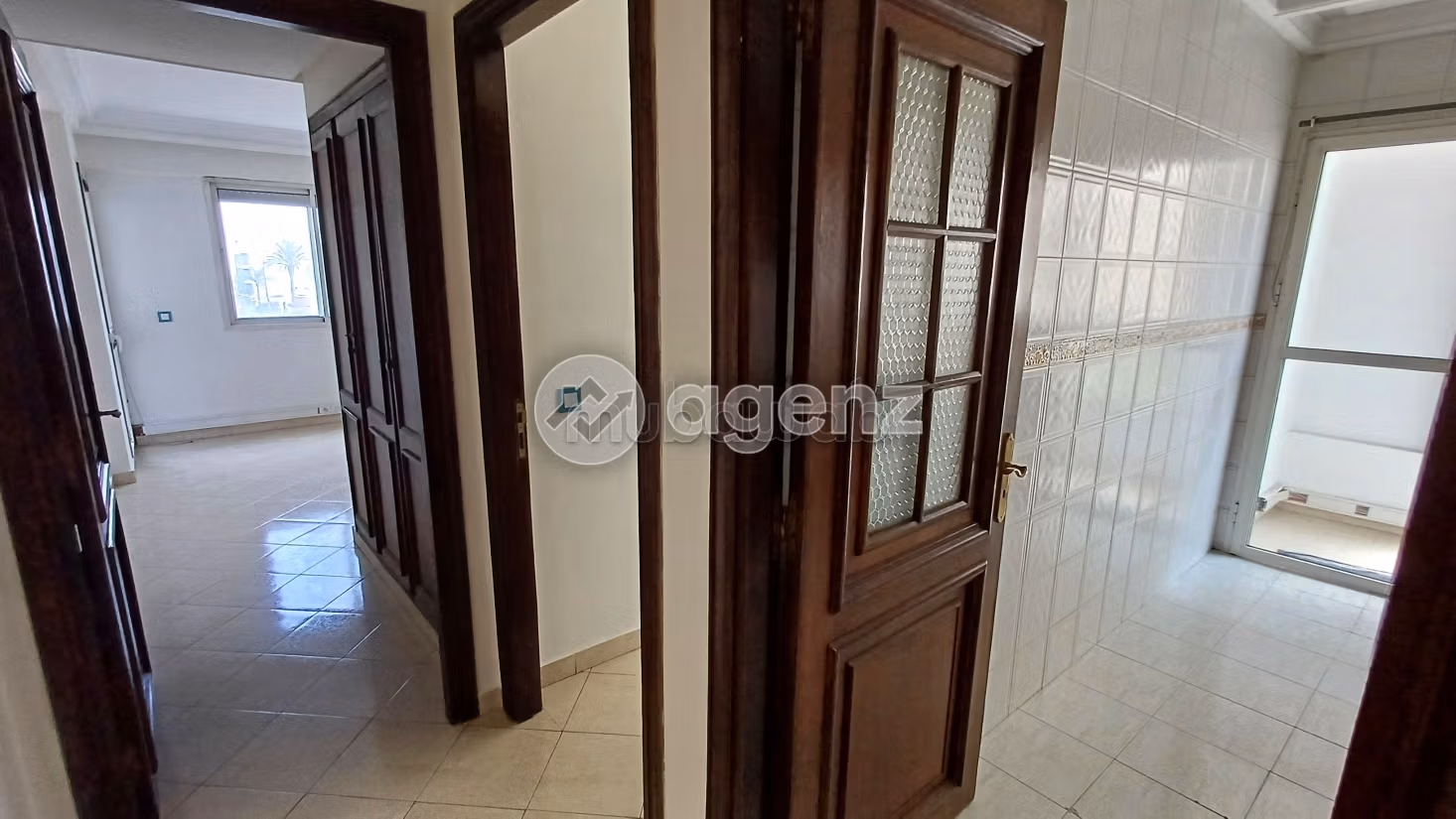 Ufficio da acquistare a Burger. Superficie di 129 m². Ascensore e posto auto