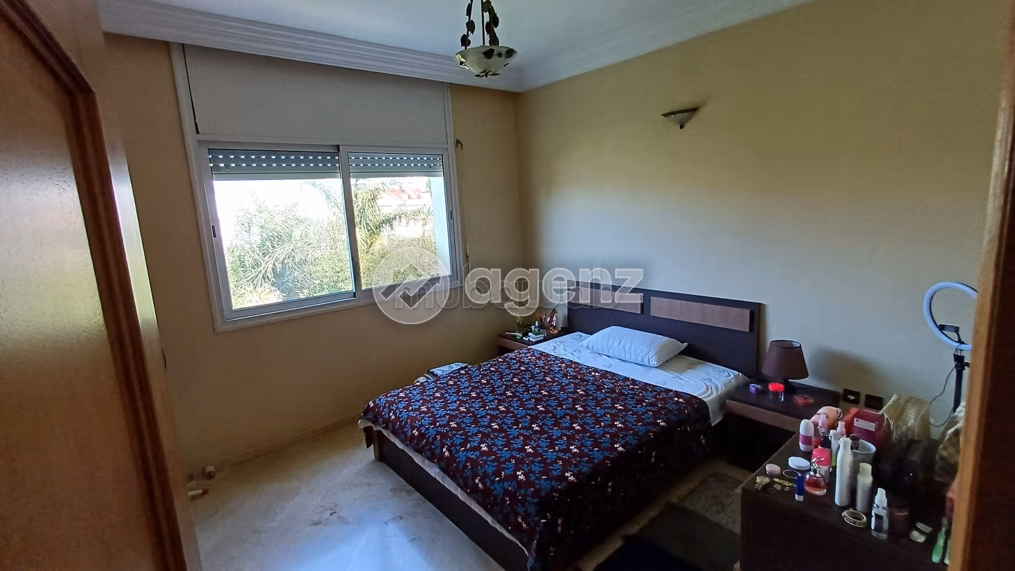 Vendita villa di lusso a Sidi Maarouf. 5 camere. Splendido giardino e comodo posto auto
