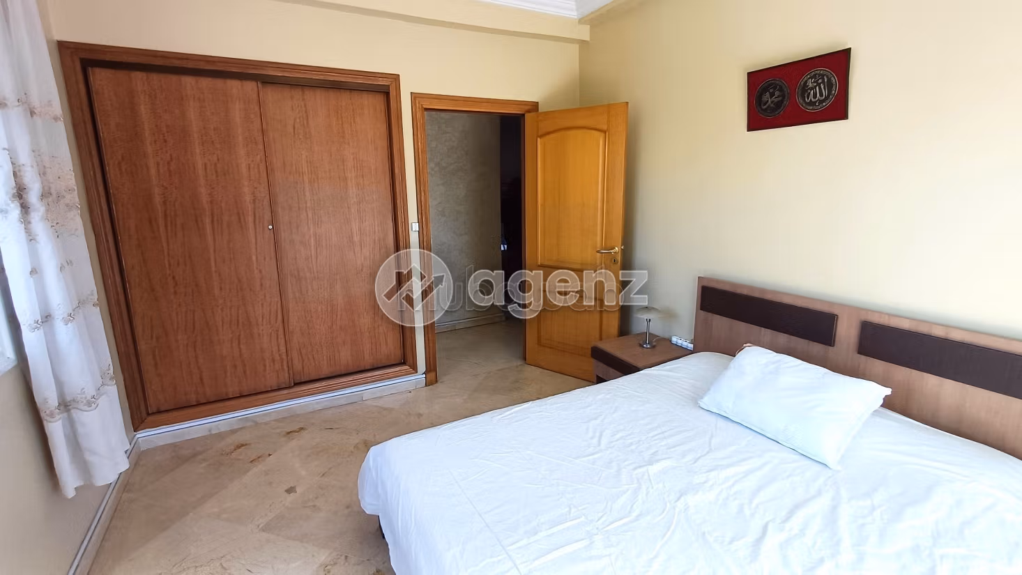 Vendita villa di lusso a Sidi Maarouf. 5 camere. Splendido giardino e comodo posto auto