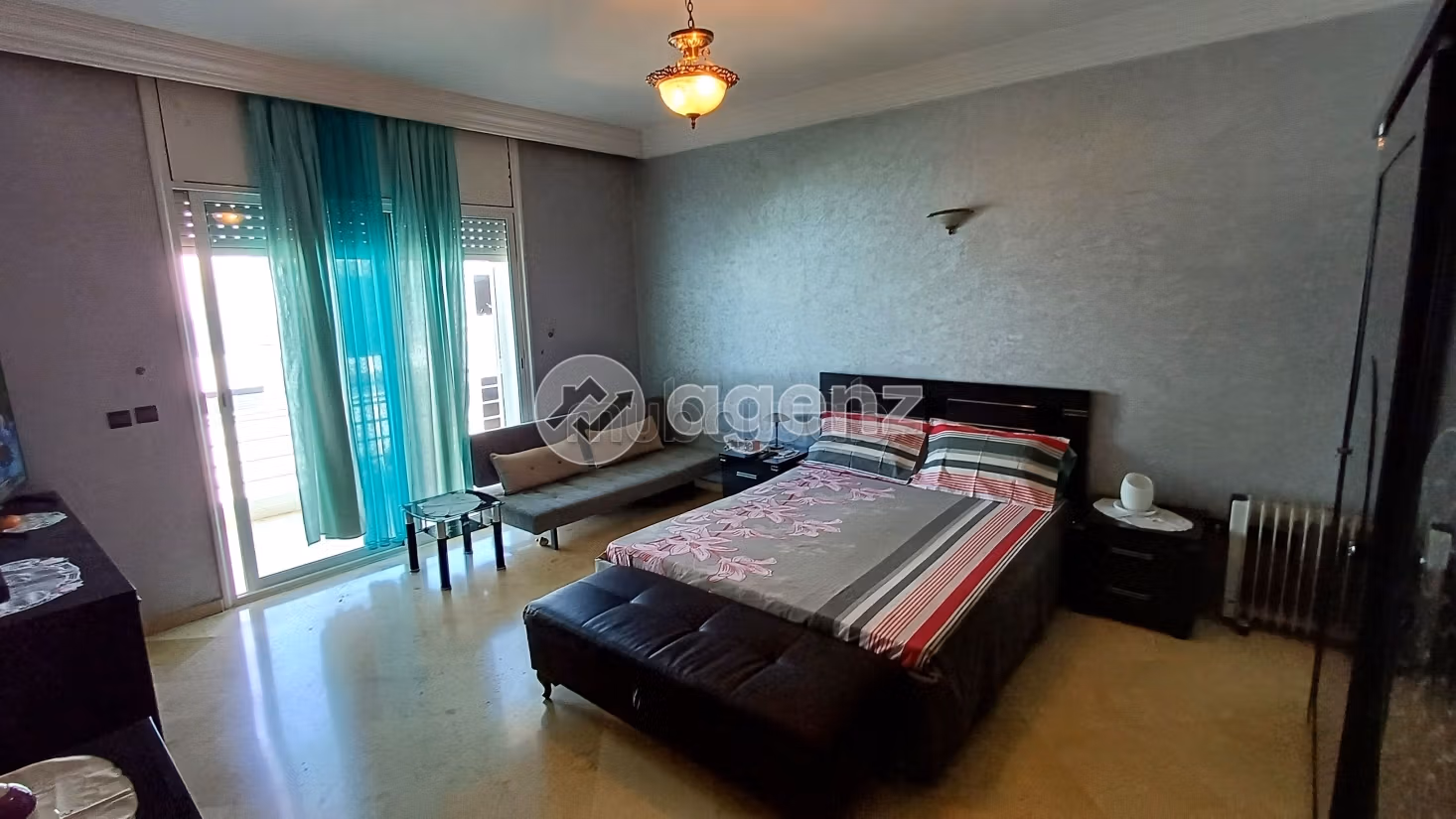 Vendita villa di lusso a Sidi Maarouf. 5 camere. Splendido giardino e comodo posto auto