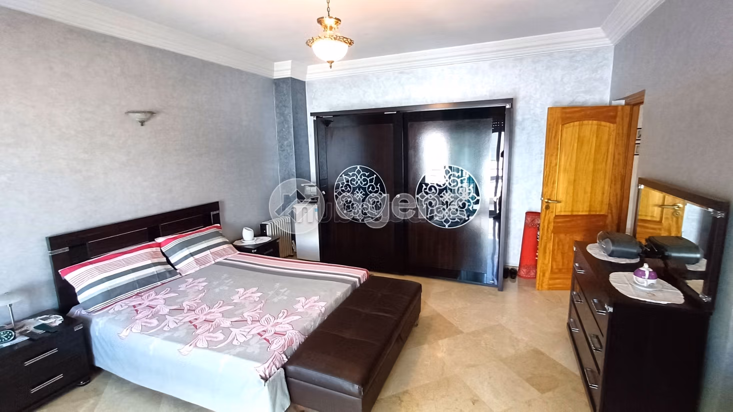 Vendita villa di lusso a Sidi Maarouf. 5 camere. Splendido giardino e comodo posto auto