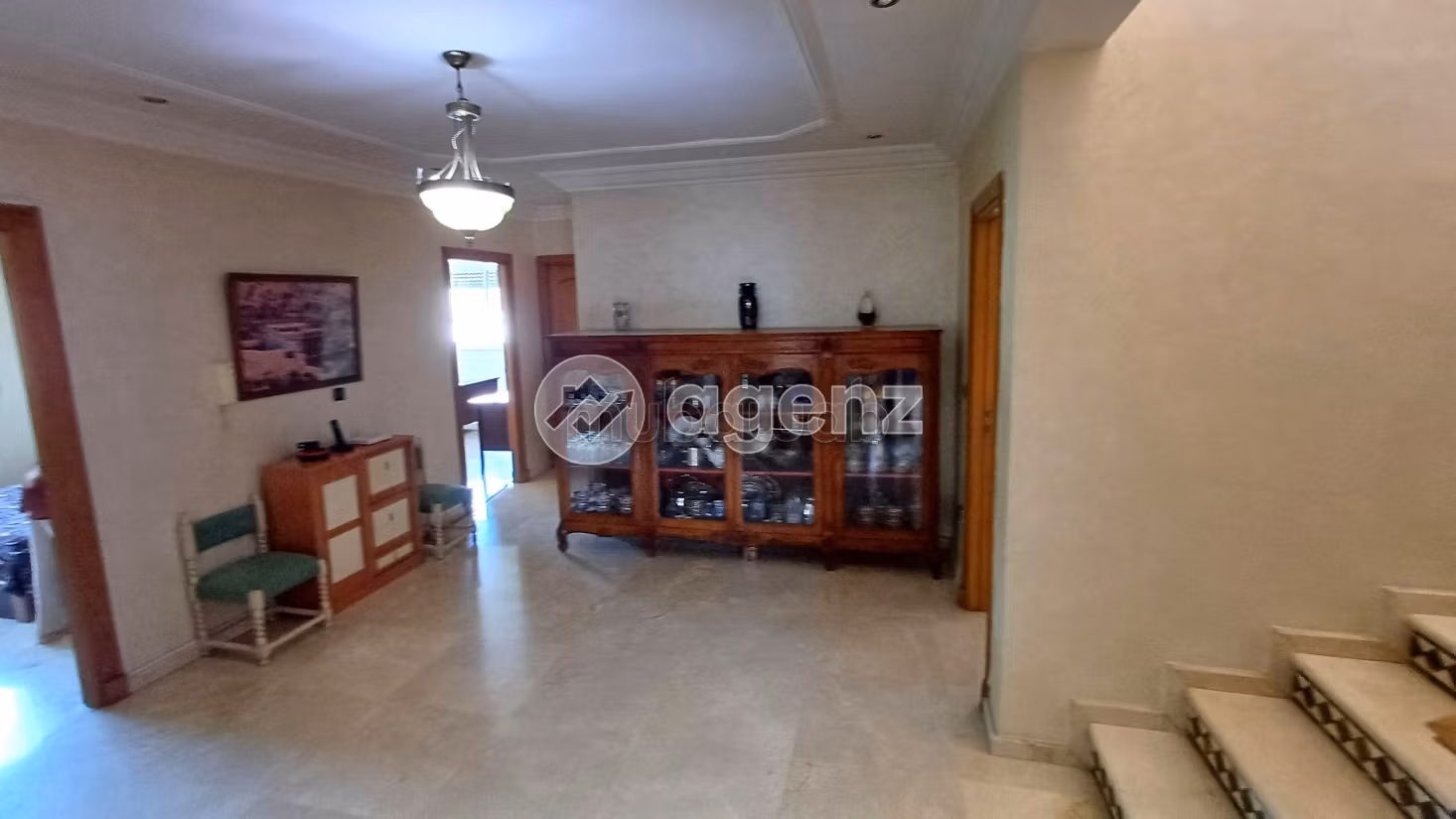Vendita villa di lusso a Sidi Maarouf. 5 camere. Splendido giardino e comodo posto auto