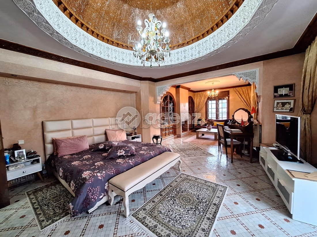 Luxury home for sale in Anfa Supérieur. 5 rooms. Private garden, Cellar
