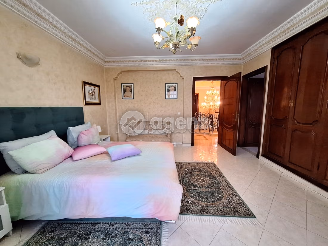 Luxury home for sale in Anfa Supérieur. 5 rooms. Private garden, Cellar
