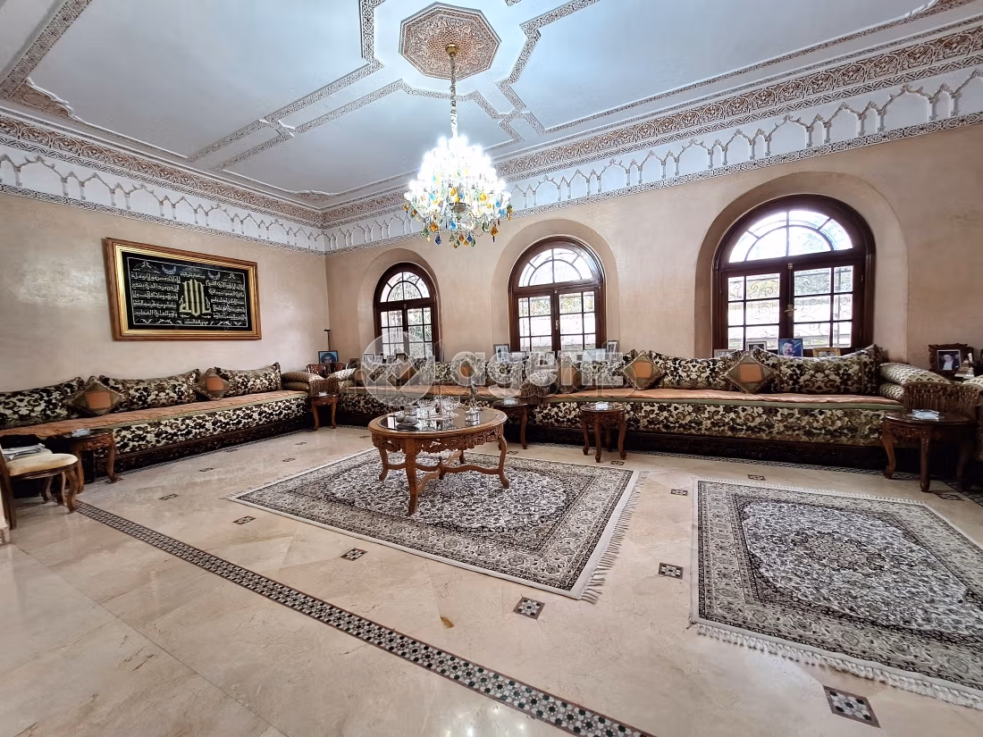 Luxury home for sale in Anfa Supérieur. 5 rooms. Private garden, Cellar