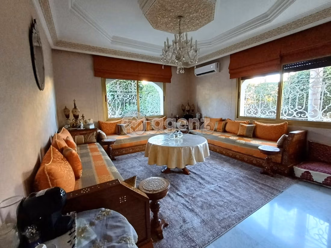 Villa's en luxe woningen kopen in Sidi Maarouf. Totale oppervlakte 600 m². Garage en terras