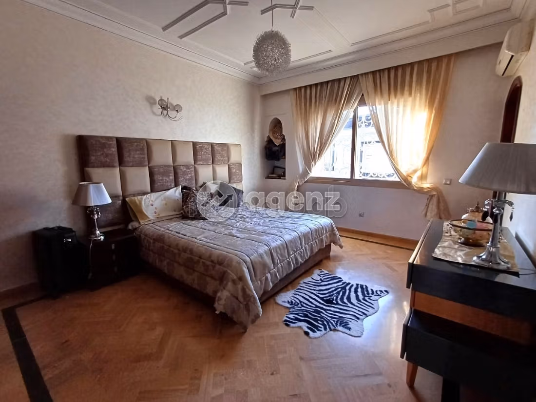 Villa's en luxe woningen kopen in Sidi Maarouf. Totale oppervlakte 600 m². Garage en terras
