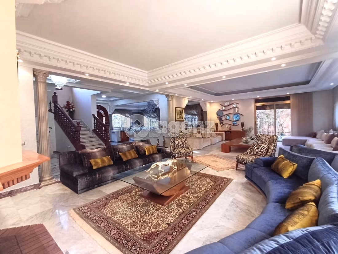 Villa's en luxe woningen kopen in Sidi Maarouf. Totale oppervlakte 600 m². Garage en terras