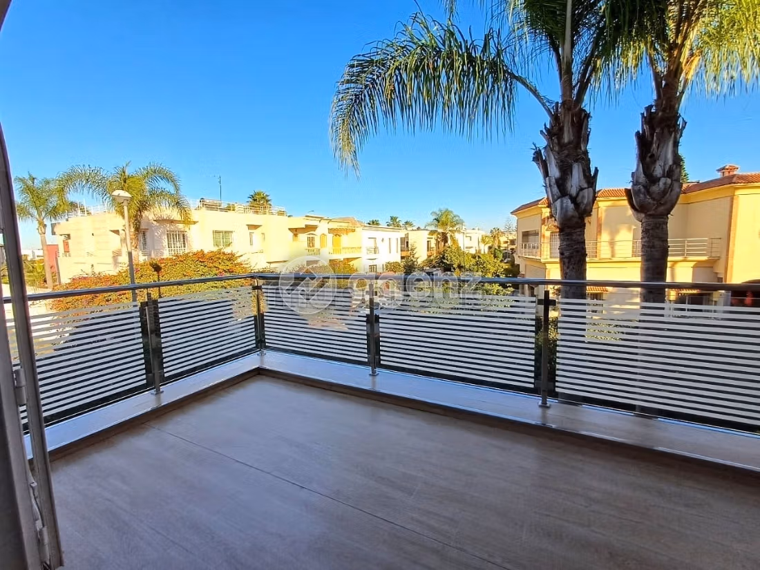 Villa's en luxe woningen kopen in Sidi Maarouf. Totale oppervlakte 600 m². Garage en terras