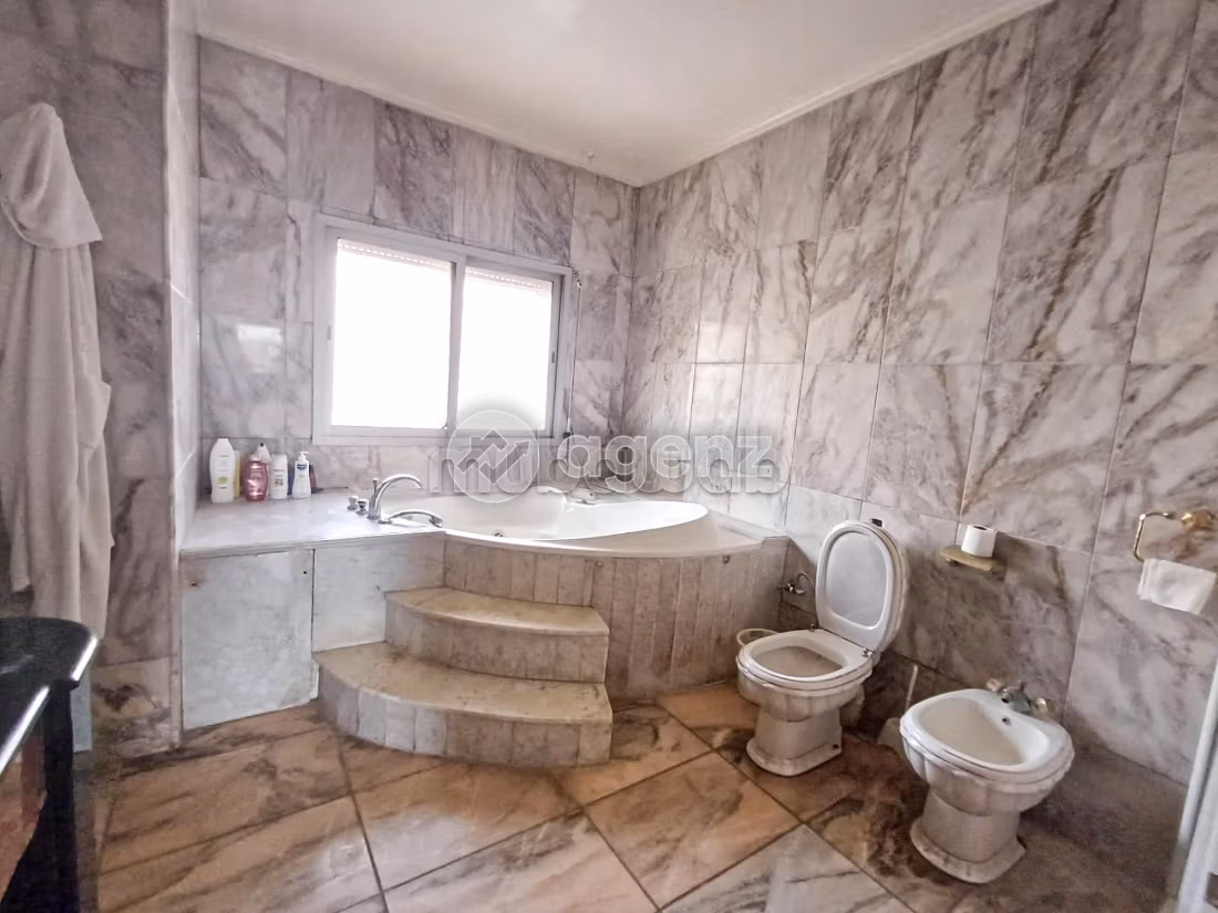 Villa à vendre 1 141 m², 5 chambres Sidi Maarouf Casablanca