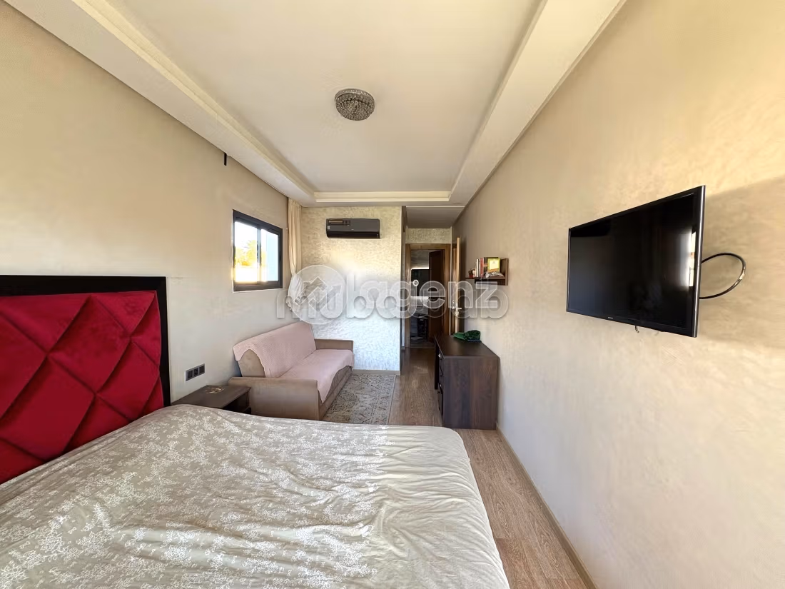 Sale of a lovely apartment in Riviera. Total area 106 m². Parking spaces and terrace