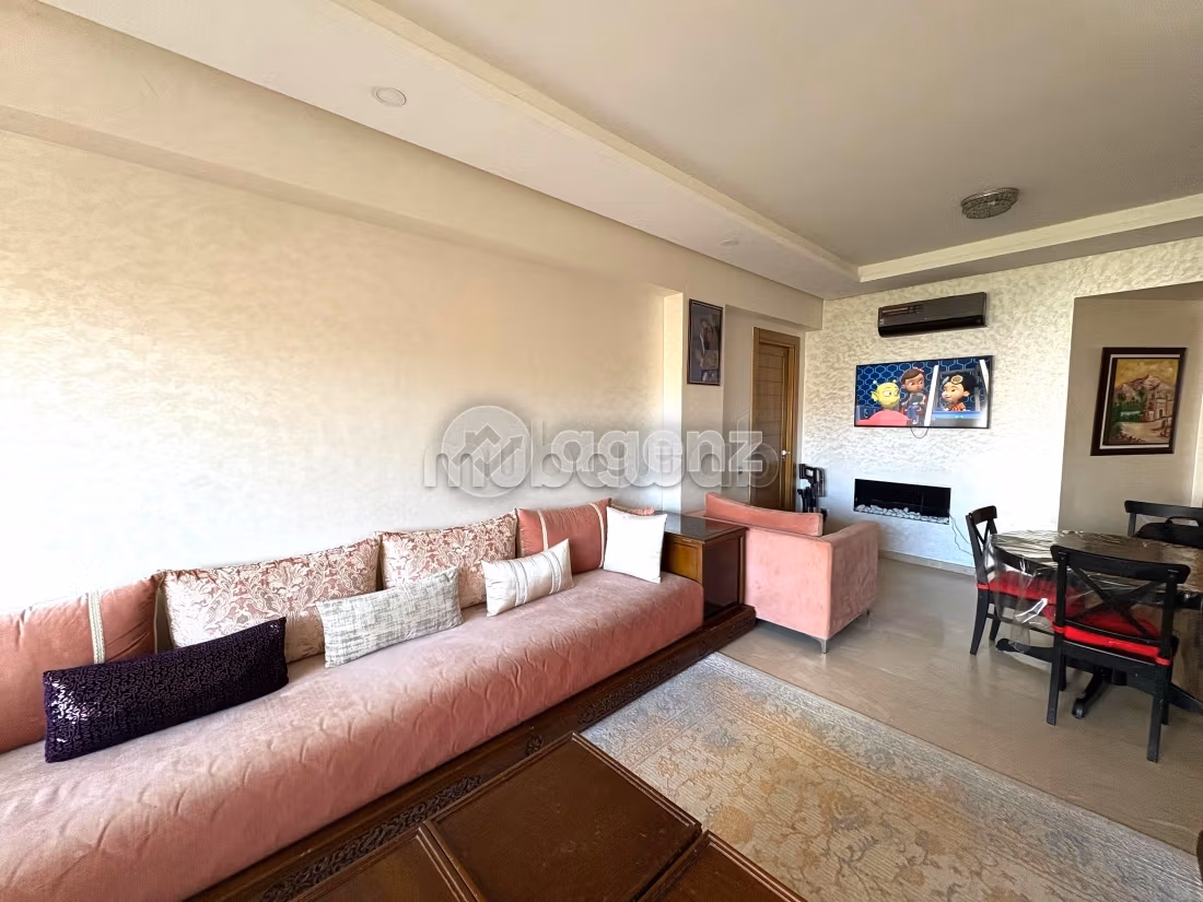 Sale of a lovely apartment in Riviera. Total area 106 m². Parking spaces and terrace