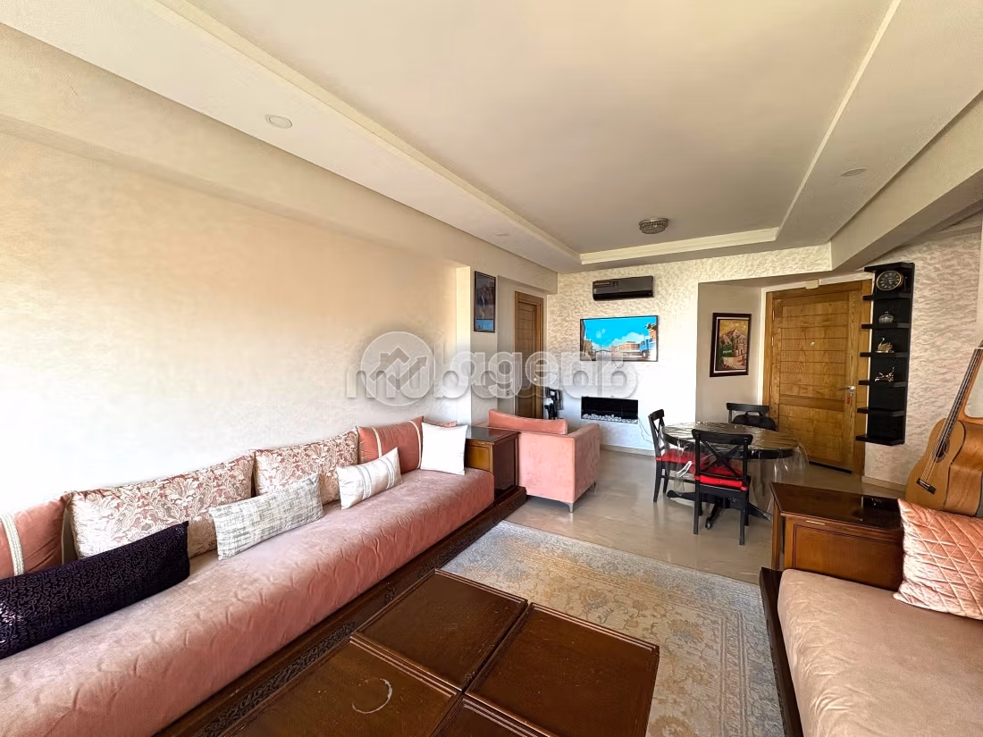 Sale of a lovely apartment in Riviera. Total area 106 m². Parking spaces and terrace