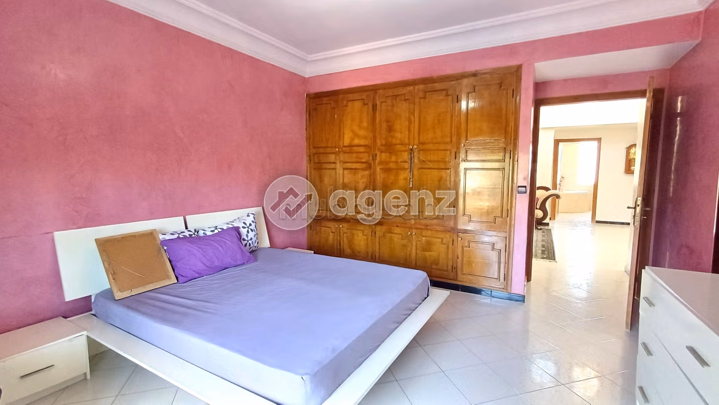 Fabulous house for sale in Sidi Maarouf. 5 lovely rooms. Parking spaces and terrace
