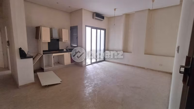 Beautiful apartment for sale in Gauthier. 2 lovely rooms. With garage and lift