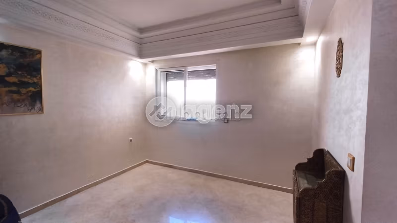 Piso en venta en Nassim. Pequeña superficie 74 m². Espacios verdes, sin ascensor